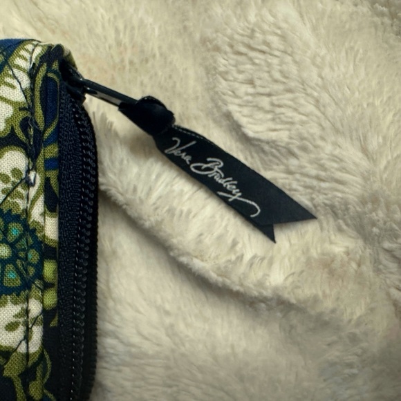 Vera Bradley Quilted Zip Wallet Rhythm & Blues Retired Pattern 2011 Blue Paisley - Picture 3 of 5